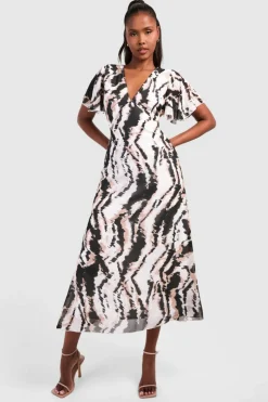 Smock Dresses*boohoo Abstract Chiffon Angel Sleeve Midaxi Dress brown