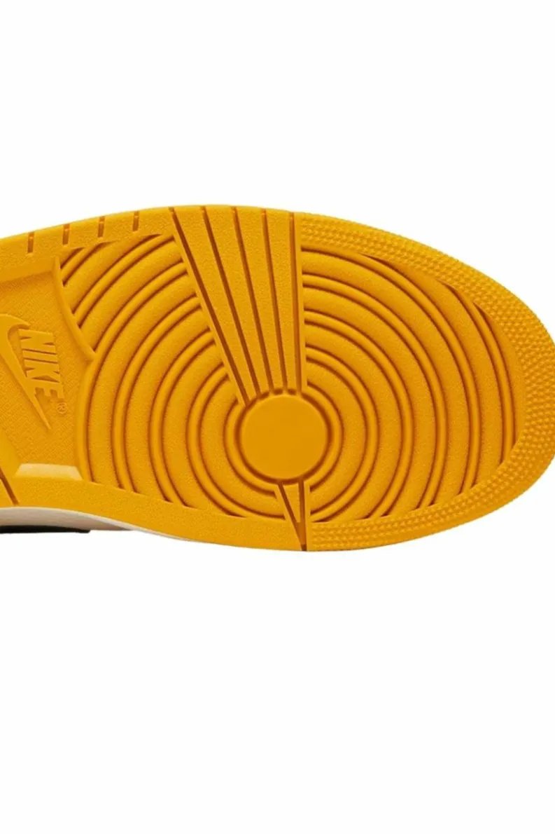 Trainers*Nike Air Jordan 1 Retro High OG High Top Sneakers Yellow