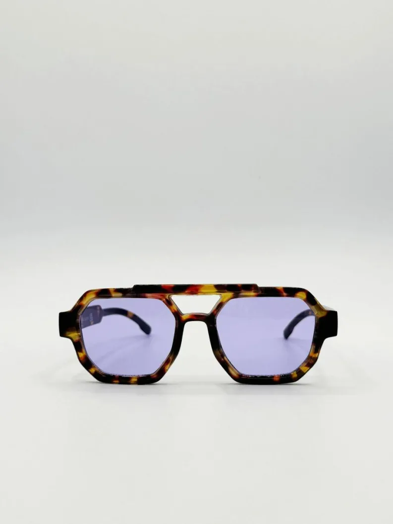 Sunglasses*SVNX Angular Navigator style sunglasses in leopard print with Purple Lenses Brown