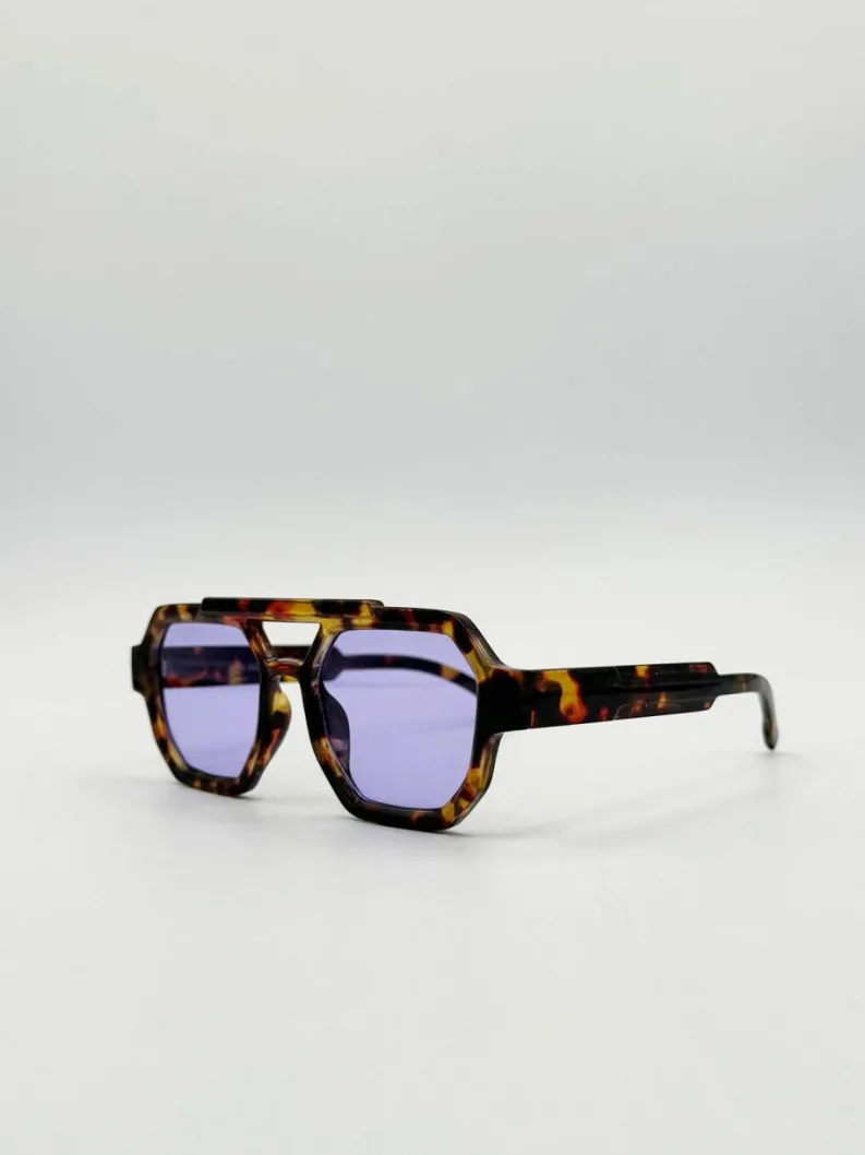 Sunglasses*SVNX Angular Navigator style sunglasses in leopard print with Purple Lenses Brown
