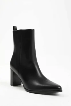 Heeled Boots|Ankle Boots*Where's That From Artic' Block Heel Ankle Boot Black