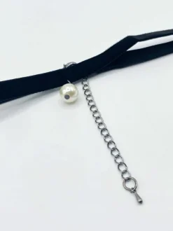 Necklaces*SVNX Faux Velvet Choker Necklace With Faux Pearl Charm Black