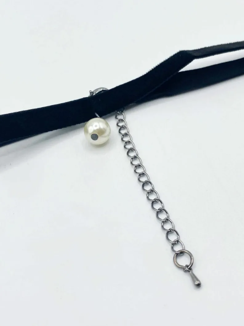 Necklaces*SVNX Faux Velvet Choker Necklace With Faux Pearl Charm Black
