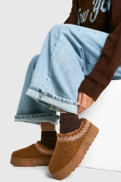 Cosy Boots*boohoo Borg Embroidered Detail Cosy Mules chestnut