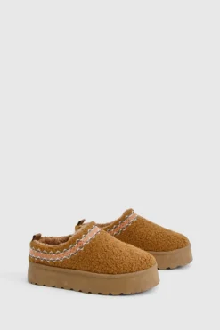 Cosy Boots*boohoo Borg Embroidered Detail Cosy Mules chestnut