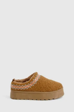 Cosy Boots*boohoo Borg Embroidered Detail Cosy Mules chestnut