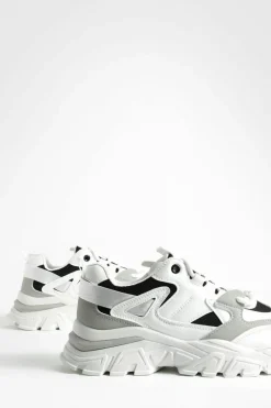 Trainers*boohoo Chunky Cleated Sole Contrast Detail Trainers black