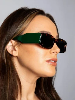 Sunglasses*SVNX Chunky Rectangle Sunglasses in with Tortoiseshell Arms Green