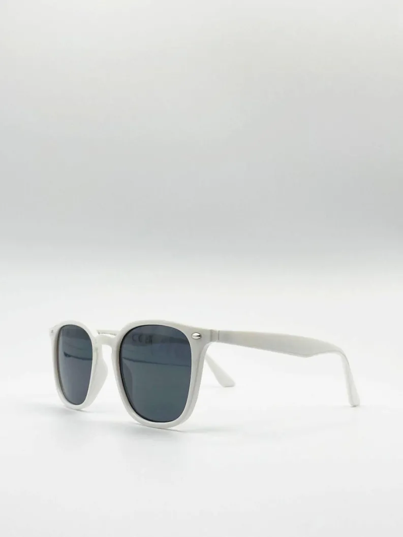 Sunglasses*SVNX Classic Preppy Square Sunglasses With Key Hole Nosebridge White