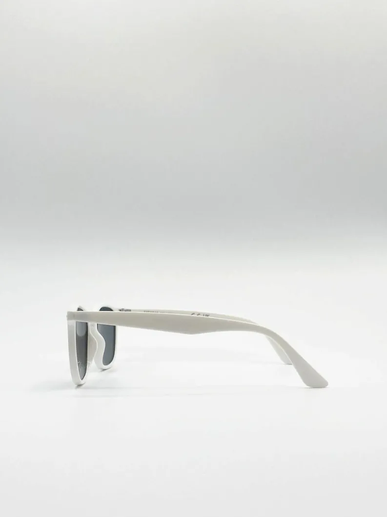 Sunglasses*SVNX Classic Preppy Square Sunglasses With Key Hole Nosebridge White