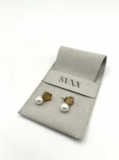 Earrings*SVNX Clover Earrings with Pearl in Gold