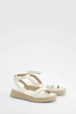 Sandals*boohoo Croc Crossover Flatform Sandals white