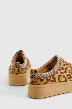 Cosy Boots*boohoo Embroidered platform Cosy Mules leopard