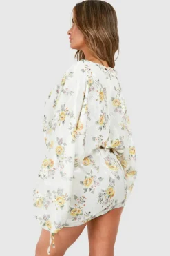 Skater Dresses*boohoo Floral Extreme Batwing Plunge Mini Dress cream