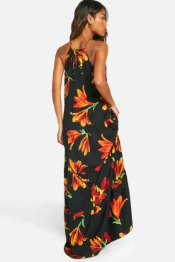 Smock Dresses*boohoo Floral Halterneck Maxi Dress black