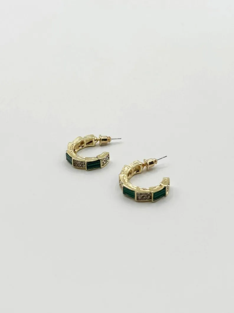 Earrings*SVNX Half cut Huggie Earring In and Green Diamante Gold