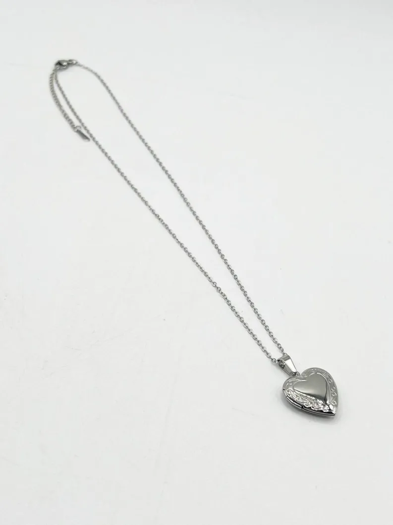 Necklaces*SVNX Large Heart Locket Necklace in Silver