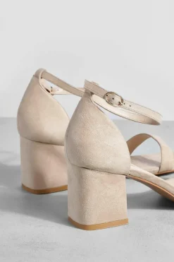 Heels*boohoo Low Block Barely There Heels nude