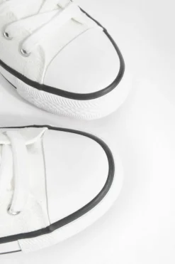 Trainers*boohoo Low Top Lace Up Trainers white