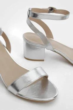Heels*boohoo Metallic Low Block Barely There Heels silver