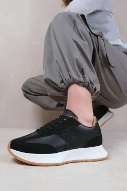 Trainers*Where's That From Metro' Runner Sneakers Trainers Black
