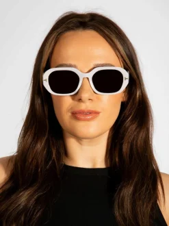 Sunglasses*SVNX Oval Sunglasses with Wide Arm in Cream