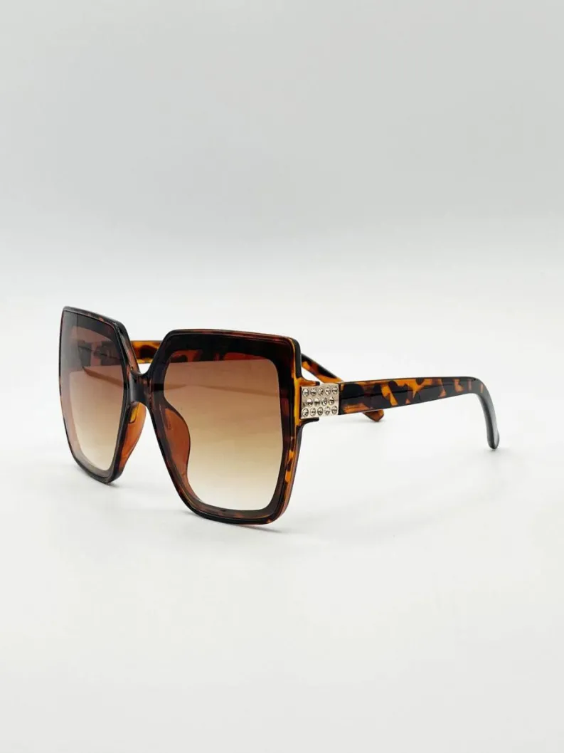Sunglasses*SVNX Oversize Cateye Sunglasses with Diamante Detail in Tortoise Brown