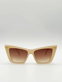 Sunglasses*SVNX Oversized angular cateye sunglasses in Mocha Light Brown