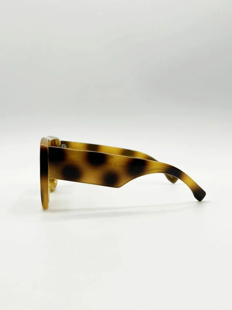 Sunglasses*SVNX Oversized Flat Top Spotty sunglasses in Brown