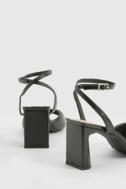 Sandals|Heels*boohoo Padded Strap Flat Heel Sandals black
