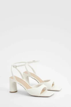 Sandals|Heels*boohoo Padded Strap Flat Heel Sandals white