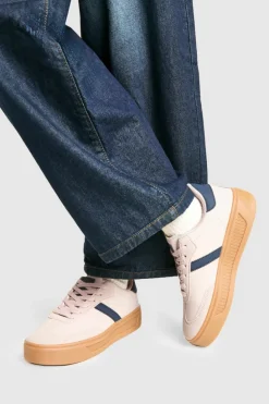 Trainers*boohoo Panel Detail Gum Sole Trainers pink