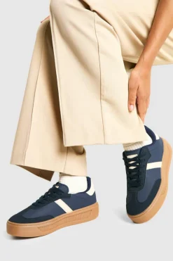 Trainers*boohoo Panel Detail Gum Sole Trainers navy