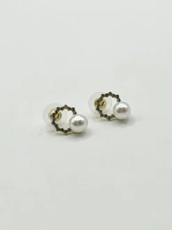 Earrings*SVNX Pearl Stud Earring on Diamante Circular Wreath Gold