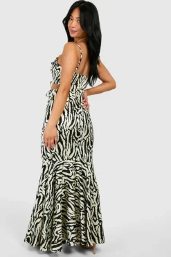 Smock Dresses*boohoo Petite Animal Print Ruffle Cut Out Maxi Dress black
