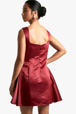 Skater Dresses*boohoo Petite Satin Structu Square Neck Skater Dress red