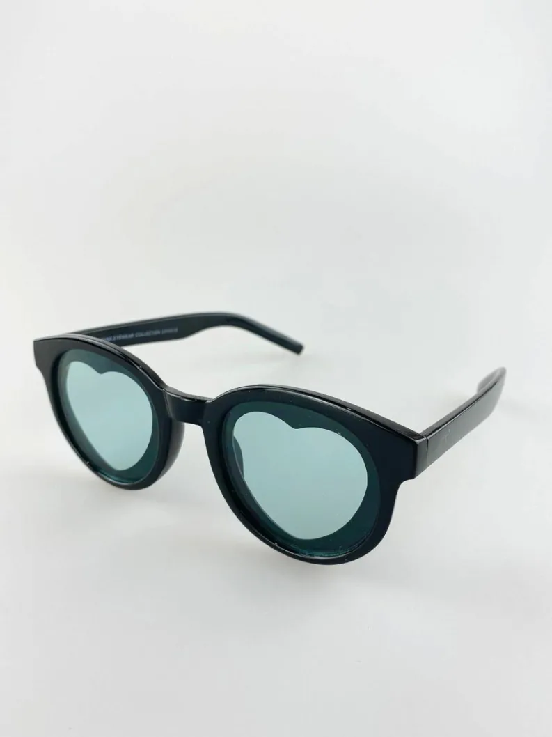 Sunglasses*SVNX Plastic Round Frame Sunglasses with Heart Lenses Black
