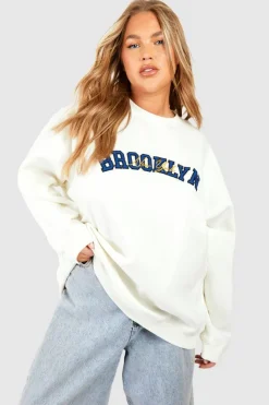 Sweatshirts|Hoodies & Sweatshirts*boohoo Plus Brooklyn Applique Oversized Sweatshirt ecru