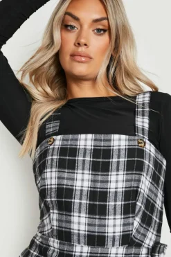 Wrap Dresses*boohoo Plus Check Wrap Pinafore Dress black