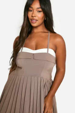 Skater Dresses*boohoo Plus Contrast Pleated Detail Skater Dress mocha