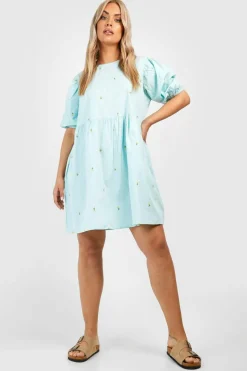 Smock Dresses*boohoo Plus Floral Embroidered Poplin Smock Dress baby blue