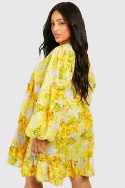 Smock Dresses*boohoo Plus Floral Ruffle Hem Smock Dress yellow
