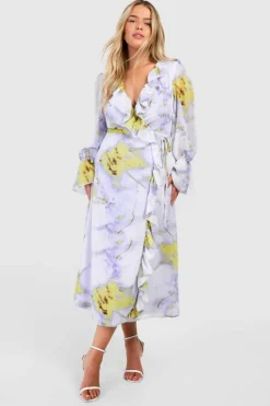 Wrap Dresses*boohoo Plus Floral Ruffle Wrap Dress lilac