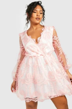 A Line Dresses*boohoo Plus Lace Plunge Skater Dress blush