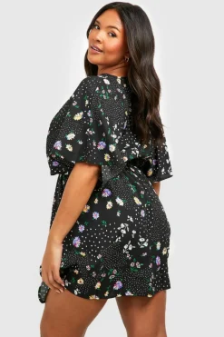 Wrap Dresses*boohoo Plus Mixed Floral Wrap Skater Dress black