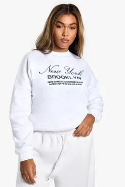 Sweatshirts|Hoodies & Sweatshirts*boohoo Plus New York Embroidered Oversized Sweatshirt ecru