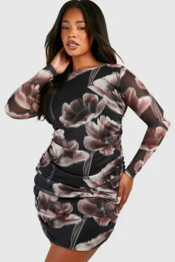 Bodycon Dresses*boohoo Plus Printed Ruched Bodycon Dress purple
