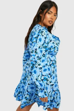 Wrap Dresses*boohoo Plus Printed Ruffle Wrap Dress black