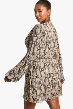 Skater Dresses*boohoo Plus snake Print Plisse Skater Dress grey
