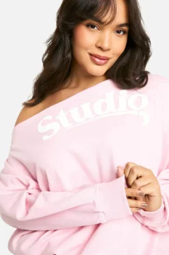 Sweatshirts|Hoodies & Sweatshirts*boohoo Plus Studio Slogan Off The Shoulder Sweatshirt baby pink